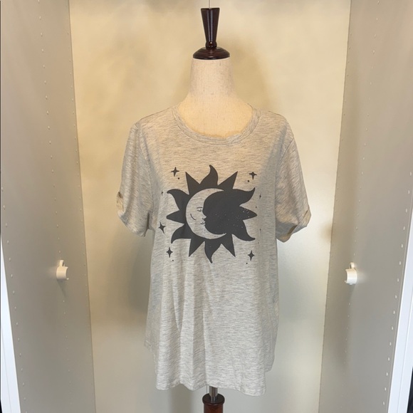 Mighty Fine Tops - EUC Mighty Fine Gray Sun and Moon Graphic T-Shirt Size XL